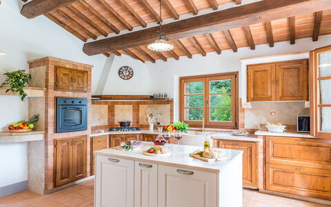 Il Casale di Manuele 12: Cocina, Mueble, Diseño De Interiores, Madera, Mostrador, Gabinetes, Casa, Piso, Techo, Casa