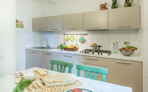 Casa Ciculino 8: Cocina, Aparato De Cocina, Electrodoméstico, Mostrador, Diseño De Interiores, Gabinetes, Mueble, Fregadero, Piso, Casa