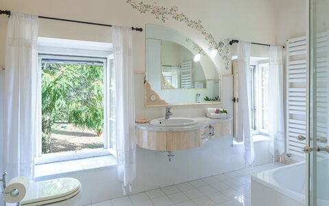 Casa Ciculino 8: Diseño De Interiores, Mueble, Piso, Suelo, Arreglo De Tubería, Techo, Baño, Encendiendo, Casa, Habitación