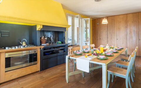 Casa del Vento 10: Mueble, Diseño De Interiores, Cocina, Piso, Madera, Mostrador, Techo, Suelo, Encendiendo, Gabinetes