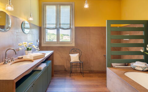 Casa del Vento 10: Diseño De Interiores, Piso, Pared, Suelo, Arreglo De Tubería, Madera, Baño, Lavabo Del Baño, Grifo, Encendiendo