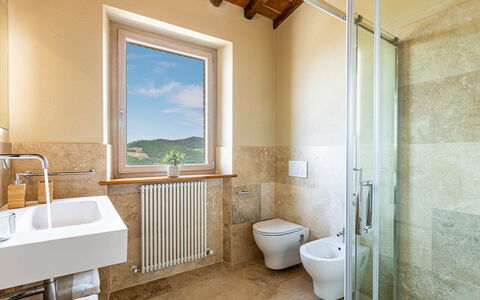Il Poggiarellone 14: Pared, Piso, Diseño De Interiores, Suelo, Arreglo De Tubería, Habitación, Techo, Plomería, Grifo, Baño