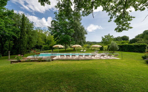 Il Molinaccio 14+2: Árbol, Piscina, Jardín, Recurso, Mueble Para Exteriores, Sombra, Césped, Parque, Paisajismo, Eco Hotel