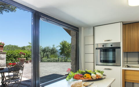 Il Vignale 18+2: Mueble, Cocina Y Comedor Mesa, Silla, Planta De Casa, Sombra, Maceta, Mesa De Café, Villa, Eco Hotel, Comedor