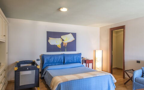 Il Vignale 18+2: Mueble, Diseño De Interiores, Cama, Suelo, Habitación, Piso, Pared, Habitación, Madera, Sábana