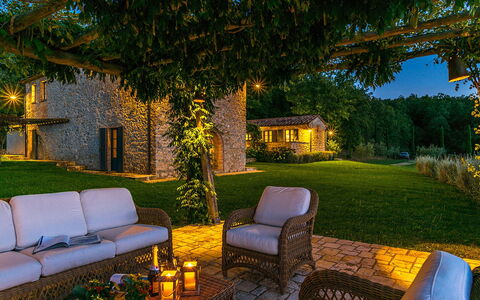Muffato 6: Hierba, Jardín, Casa, Cabaña, Inmuebles, Paisajismo, Patio Interior, Césped, Piscina, Mueble Para Exteriores