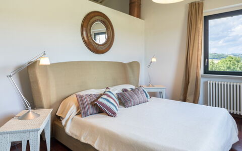Villa le Fontane 12: Cama, Mueble, Diseño De Interiores, Lecho, Habitación, Sábana, Pared, Habitación, Piso, Madera