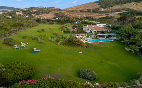 Villa Ambra 10: Paisaje, Recurso, Piscina, Inmuebles, Eco Hotel, Jardín, Césped, Hacienda, Paisajismo, Villa
