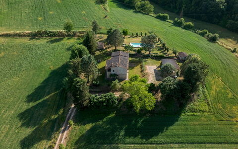 Podere Madonna di Mezzo 6: Árbol, Hierba, Casa, Llanura, Área Rural, Paisaje, Pradera, El Terreno Del Lote, Cabaña