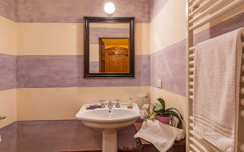 San Francesco 12: Piso, Suelo, Arreglo De Tubería, Diseño De Interiores, Baño, Baño, Plomería, Habitación, Grifo, Lavabo Del Baño