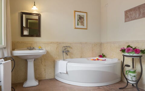 Villa Angelini 14+7: Diseño De Interiores, Arreglo De Tubería, Piso, Baño, Bañera, Suelo, Plomería, Grifo, Encendiendo, Mueble