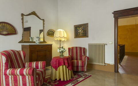 Villa Angelini 14+7: Mueble, Diseño De Interiores, Pared, Piso, Madera, Marco, Suelo, Habitación, Sala, Encendiendo