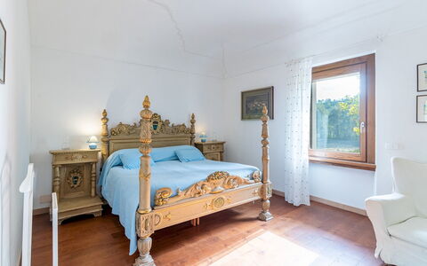 Cascina la Valle 10+2: Mueble, Diseño De Interiores, Cama, Habitación, Piso, Suelo, Sábana, Habitación, Lecho, Encendiendo