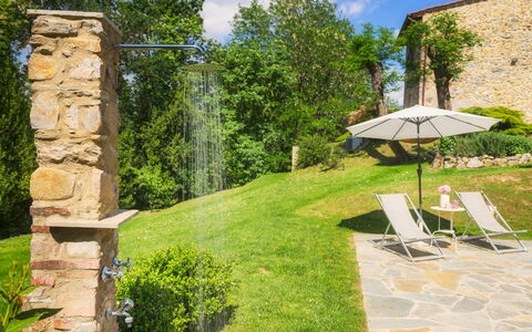 Ai Due Cuori 4: Arbusto, Jardín, Mueble Para Exteriores, Paisajismo, Sombra, Piscina, Patio Interior, Yarda, Césped, Losa