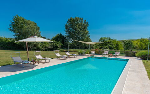 Alborata 10: Azul, Piscina, Recurso, Mueble Para Exteriores, Sombra, Jardín, Eco Hotel, Paisajismo, Silla, Sunlounger