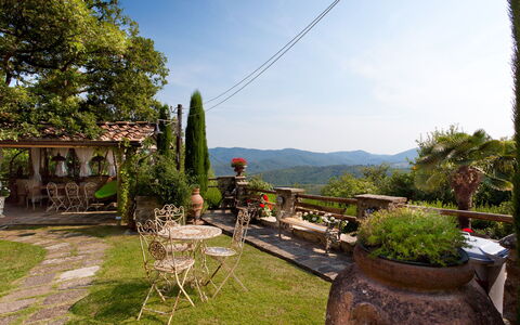 Borgo Paradiso 4+2: Colina, Maceta, Hill Station, Cordillera, Jardín, Valle, Paisajismo, Planta De Casa, Hacienda, Balcón
