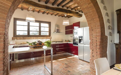 Bossoncina 8+1: Mueble, Diseño De Interiores, Piso, Pared, Cocina, Madera, Techo, Suelo, Silla, Habitación