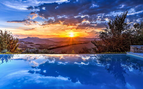 Casale delle Lavande 10: Azul, Cielo, Naturaleza, Nube, Paisaje Natural, Oscuridad, Horizonte, Resplandor Crepuscular, Paisaje, Puesta De Sol
