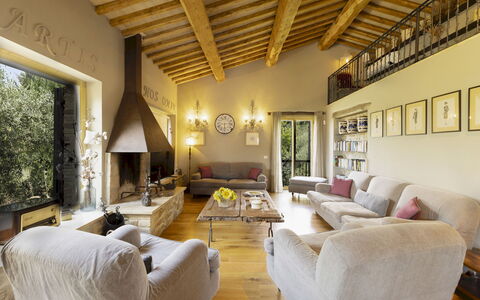 Casale delle Lavande 10: Mueble, Diseño De Interiores, Sofá, Pared, Piso, Casa, Sala, Techo, Habitación, Mesa