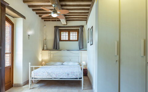 Dalmanuta 8: Diseño De Interiores, Mueble, Pared, Piso, Madera, Suelo, Habitación, Techo, Cama, Encendiendo