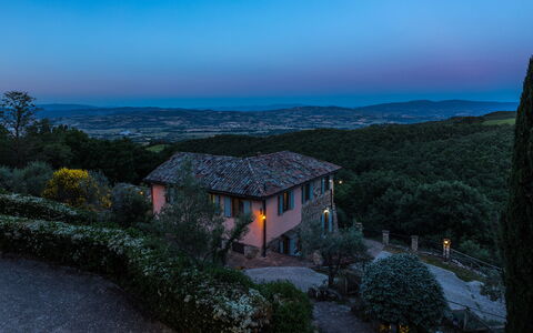 Dalmanuta 8: Colina, Paisaje, Tierras Altas, Hill Station, Noche, Oscuridad, Pueblo De Montaña, Chaparral, Noche