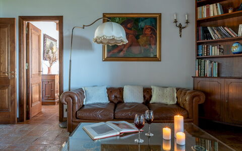 Vista del Lago 12: Mueble, Diseño De Interiores, Pared, Madera, Piso, Habitación, Casa, Suelo, Encendiendo, Sala