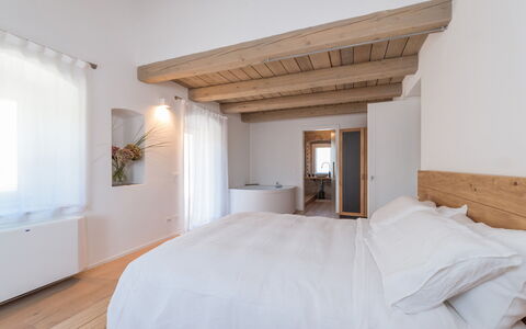Dimora Montefiore 11: Pared, Habitación, Diseño De Interiores, Madera, Piso, Cama, Suelo, Techo, Casa, Mueble