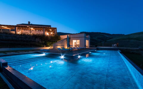 Dimora Montefiore 11: Azul, Piscina, Material Compuesto, Recurso, Fuente De Agua, Eco Hotel, Thermae, Ciudad De Vacaciones, Villa, Oscuridad