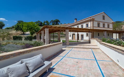Dimora Montefiore 11: Inmuebles, Villa, Hacienda, Balcón, Mansión, Casa De Campo, Patio