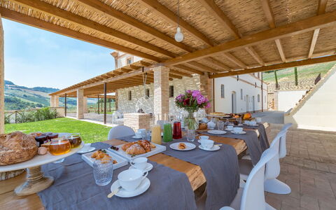 Dimora Montefiore 11: Mueble, Silla, Cocina Y Comedor Mesa, Eco Hotel, Recurso, Villa, Casa De Campo, Hotel, Piscina
