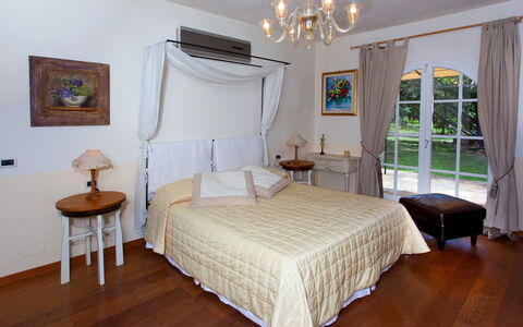 Virginia 8: Mueble, Diseño De Interiores, Cama, Habitación, Madera, Suelo, Piso, Habitación, Textil, Encendiendo