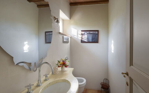 Podere Gragnano 12: Arreglo De Tubería, Lavabo Del Baño, Diseño De Interiores, Baño, Grifo, Espejo, Plomería, Encendiendo, Lavabo, Habitación
