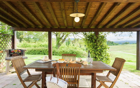 Poggerello 10: Mueble, Mesa, Mueble Para Exteriores, Madera, Silla, Cocina Y Comedor Mesa, Porche, Mesa Al Aire Libre, Techo, Diseño De Interiores