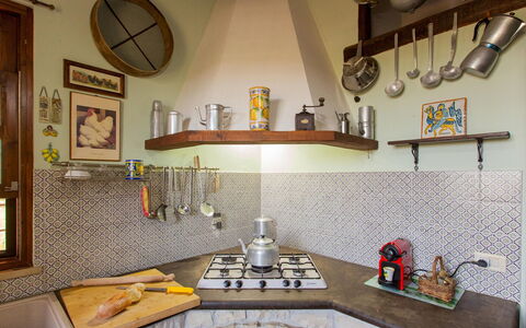 Il Giardino dei Limoni 8: Cocina, Diseño De Interiores, Piso, Mostrador, Aparato De Cocina, Suelo, Habitación, Encendiendo, Casa, Mueble