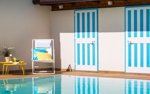 Villa Sole al Molino a Vento 8: Diseño, Manchas De Madera, Inicio De La Puerta, Piscina