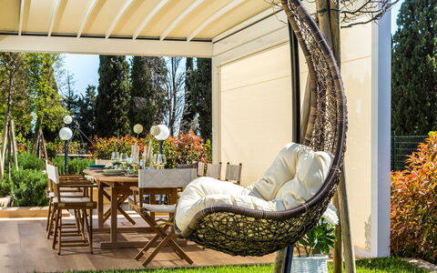 Villa Sole al Molino a Vento 8: Mueble, Jardín, Mueble Para Exteriores, Sombra, Silla, Estructura Al Aire Libre, Eco Hotel, Patio, Maceta, Planta De Casa