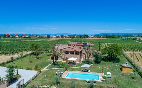 Il Grillo 10: Barrio Residencial, Casa, Casa, El Terreno Del Lote, Inmuebles, Asentamientos Humanos, Área Rural, Paisajismo, Piscina, Plantación