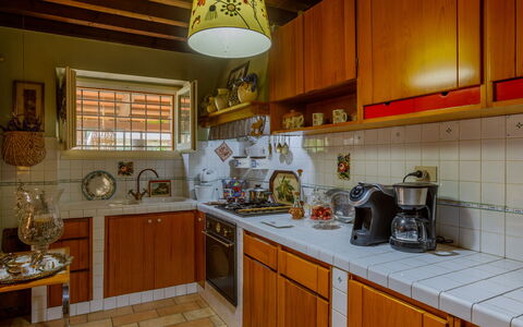 Villa Agave 8: Cocina, Aparato De Cocina, Mostrador, Electrodoméstico, Gabinetes, Madera, Diseño De Interiores, Fregadero, Mueble, Piso