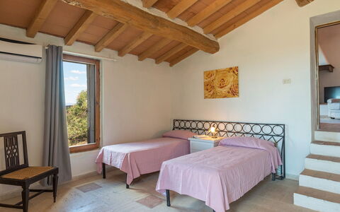 Casale Rasa 20+2: Mueble, Casa, Habitación, Cama, Lecho, Marco De La Cama, Sábana, Departamento, Linos, Manchas De Madera