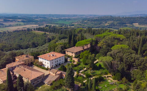 Tenuta di Pratello 24: Barrio Residencial, Paisaje, Inmuebles, El Terreno Del Lote, Asentamientos Humanos, Área Rural, Vista Panorámica, Fotografía Aérea, Mansión, Suburbio