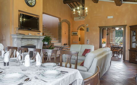 Le Terre di Nunzio 12: Mueble, Silla, Mesa, Diseño De Interiores, Casa, Piso, Cocina Y Comedor Mesa, Encendiendo, Casa, Sala