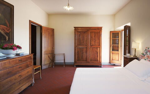 Marangole 12: Mueble, Diseño De Interiores, Piso, Madera, Habitación, Suelo, Cama, Sábana, Habitación, Lecho