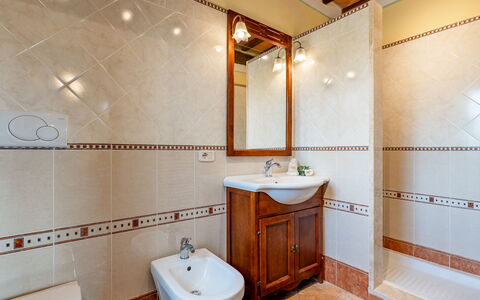 Le Macine 6: Piso, Arreglo De Tubería, Suelo, Diseño De Interiores, Baño, Lavabo Del Baño, Lavabo, Grifo, Plomería, Loseta
