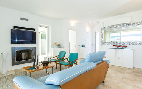 Villa Amar 4: Mueble, Diseño De Interiores, Sofá, Piso, Techo, Sala, Suelo, Casa, Departamento, Habitación