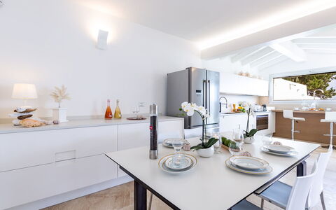 Villa Amar 4: Diseño De Interiores, Mueble, Cocina, Mostrador, Piso, Casa, Encendiendo, Departamento, Techo, Mesa