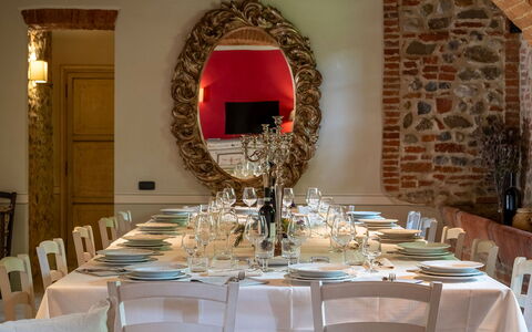 Podere Bellaria 18+2: Mueble, Diseño De Interiores, Mesa, Silla, Vajilla, Techo, Encendiendo, Comedor, Cocina Y Comedor Mesa, Habitación