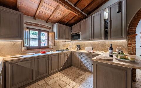 Podere Bellaria 18+2: Cocina, Mueble, Diseño De Interiores, Gabinetes, Madera, Mostrador, Piso, Aparato De Cocina, Electrodoméstico, Casa