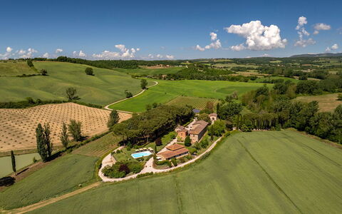 Podere Bellaria 18+2: Barrio Residencial, Inmuebles, Paisaje, Casa, El Terreno Del Lote, Área Rural, Asentamientos Humanos, Paisajismo, Plantación, Cabaña