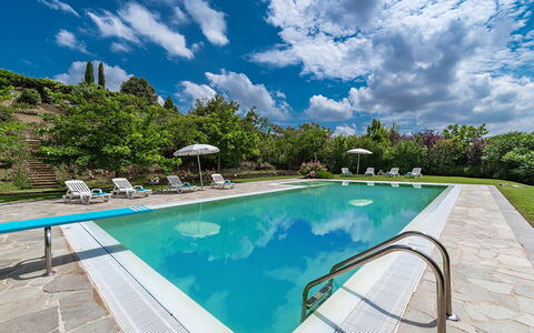 Villa Ambrah 12+1: Azul, Piscina, Recurso, Jardín, Paisajismo, Eco Hotel, Thermae, Mueble Para Exteriores, Fuente De Agua, Hojas Perennes