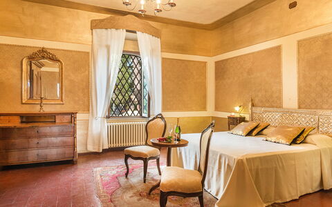 Villa delle Sophore 12: Diseño De Interiores, Mueble, Techo, Piso, Encendiendo, Suelo, Habitación, Habitación, Cama, Lámpara